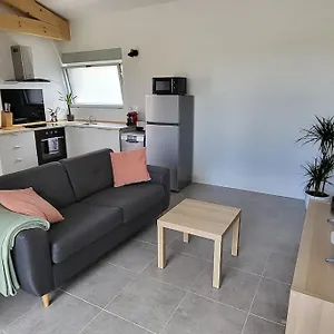 Hébergement de vacances Chez Sandra Et Fabien Dans Petite Maison Coeur Village